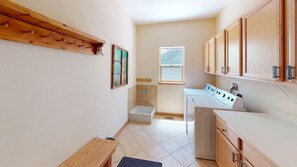 Interior - Fireplace | Garage Access | Blue Aspen Back Basin (Angel Fire)