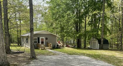 Lake Cottage minutes away from downtown Sparta