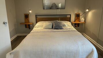2 bedrooms, desk, iron/ironing board, free WiFi