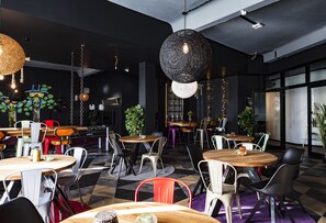 Lobby sitting area - The Hidden (Berlin)