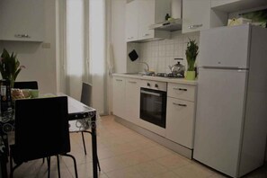 Fridge, microwave, oven, stovetop - Holiday apartment for exclusive use with auxiliary heating (Lurago D'erba)