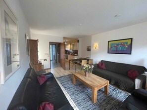 TV, stereo - Holiday home with terrace facing south (Sylt)