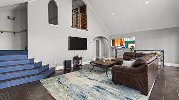 TV connectée, table de tennis de table