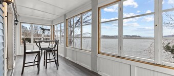 Stunning VT lake house- dog friendly