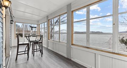 Stunning VT lake house- dog friendly