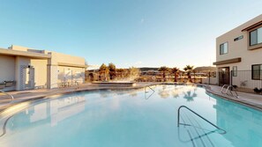 Pool - Private Balcony Hot Tub | Ideal Location (Washington)