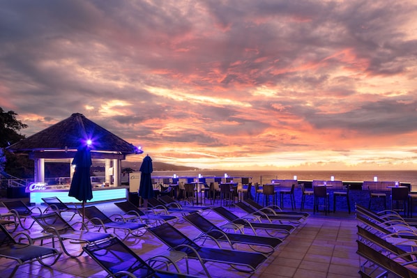2 outdoor pools, open 8:00 AM to 8:00 PM, pool loungers