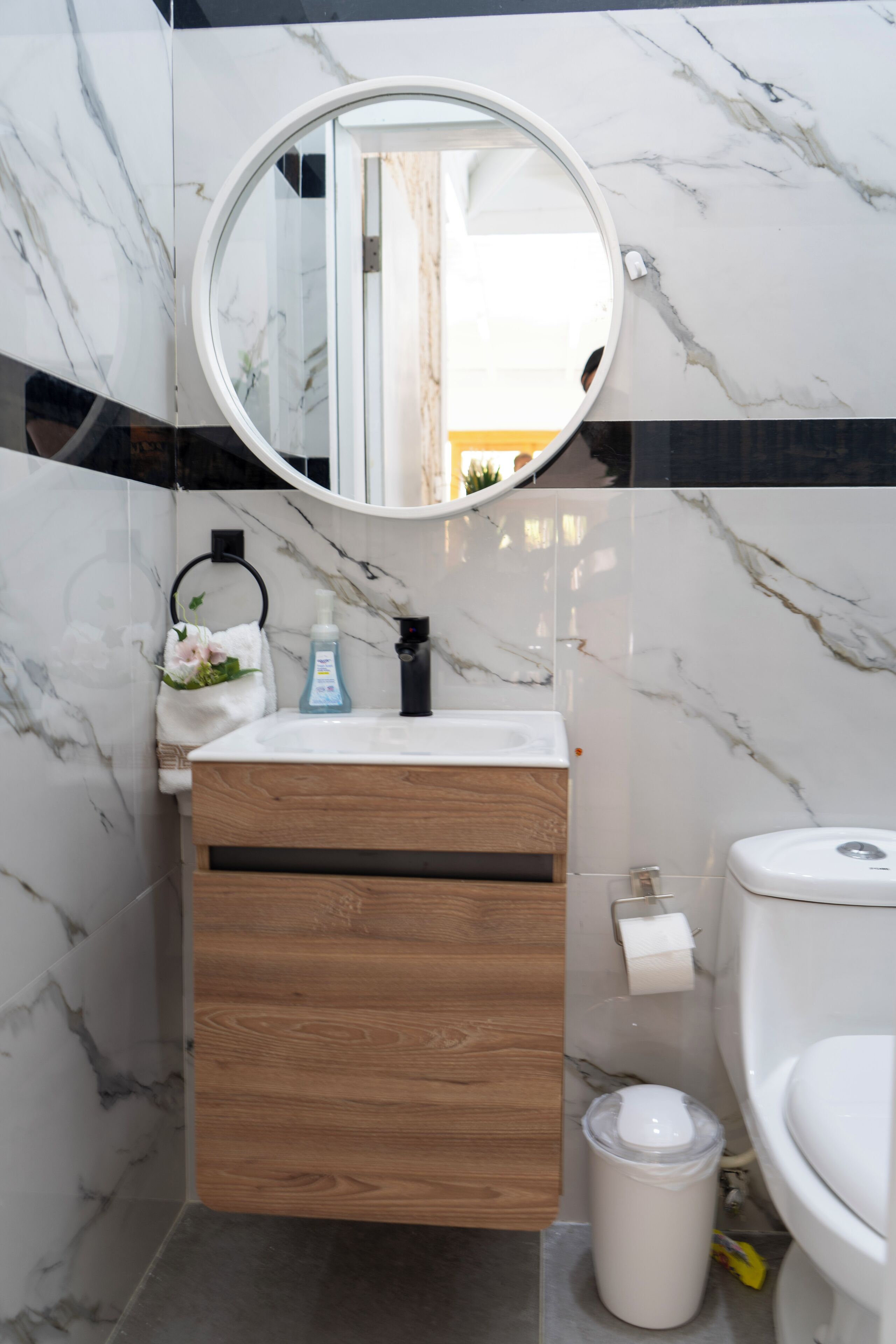 Ducha, secador de pelo, bidet, toallas