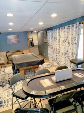Spielezimmer