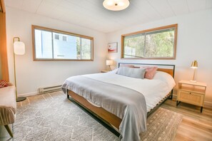 3 chambres, fer et planche à repasser, Wi-Fi gratuit, draps fournis