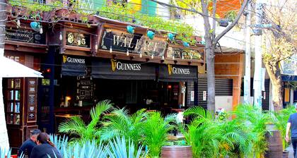 ★Modern Central Retreat★ | Office Desk | ♛Terrace