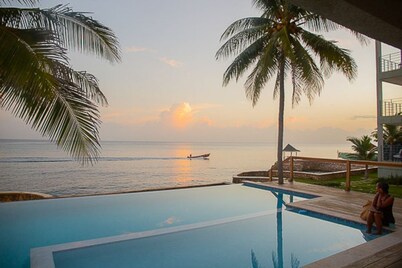 BluWaves ~ Oceanfront Condo minutes from Ocho Rios