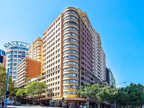 Exterior - Contemporary, spacious and modern furnished apartment in the heart of the city (Sydney)