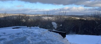 Ski Okemo! Walk to the slopes from your modern 2 bed/2 bath condo at Winterplace
