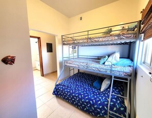 4 bedrooms, WiFi, bed sheets