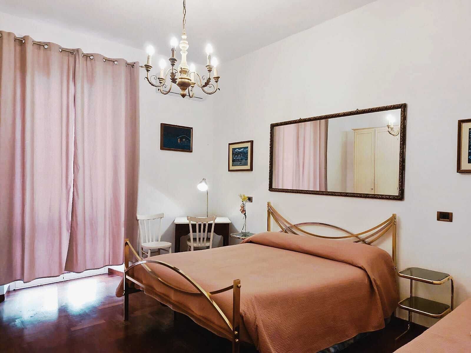 3 chambres, fer et planche à repasser, accès Internet, draps fournis