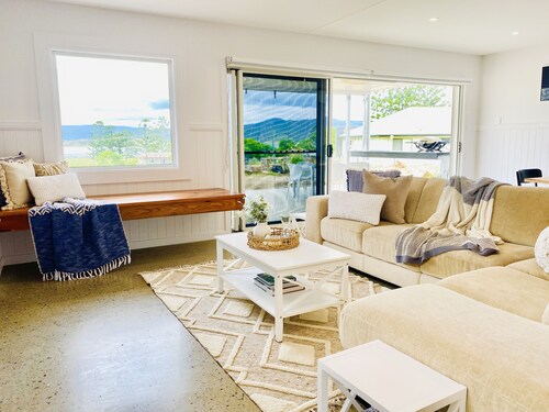 Somerset Dreams| Sleeps 10| Dam Views| Brand New Hamptons Home|Free Wi-Fi