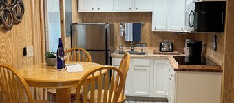 Cottage in the heart of Bolton, Lake George