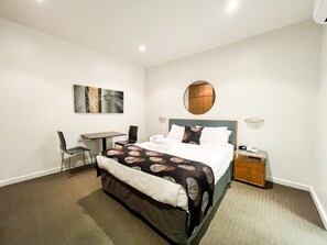 1 bedroom, free WiFi - 435 Ex hotel room suite in the city (Adelaide)