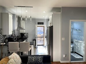 Interior - 3BR NYC-bound Apt, Sleeps 8, Parking (Jersey City)