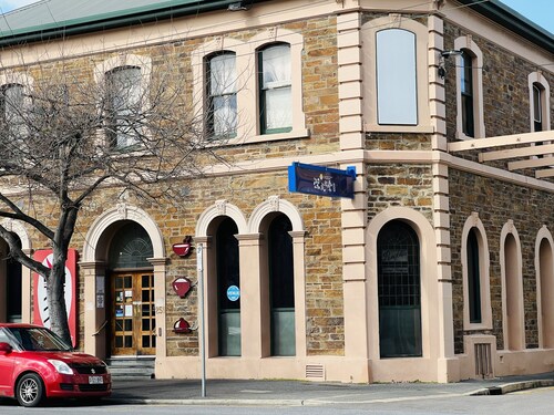 Ex hotel ensuite room at gouger st 431