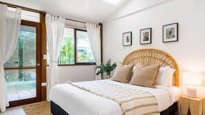 5 bedrooms, WiFi, bed sheets