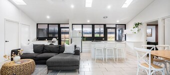 Bangalleys - beachside retreat with large pool