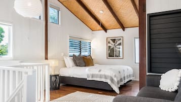 5 bedrooms, WiFi, bed sheets