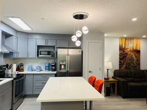 Apartament romàntic | Cuina privada | Forn, rentaplats, cafetera i tetera i bullidora elèctrica