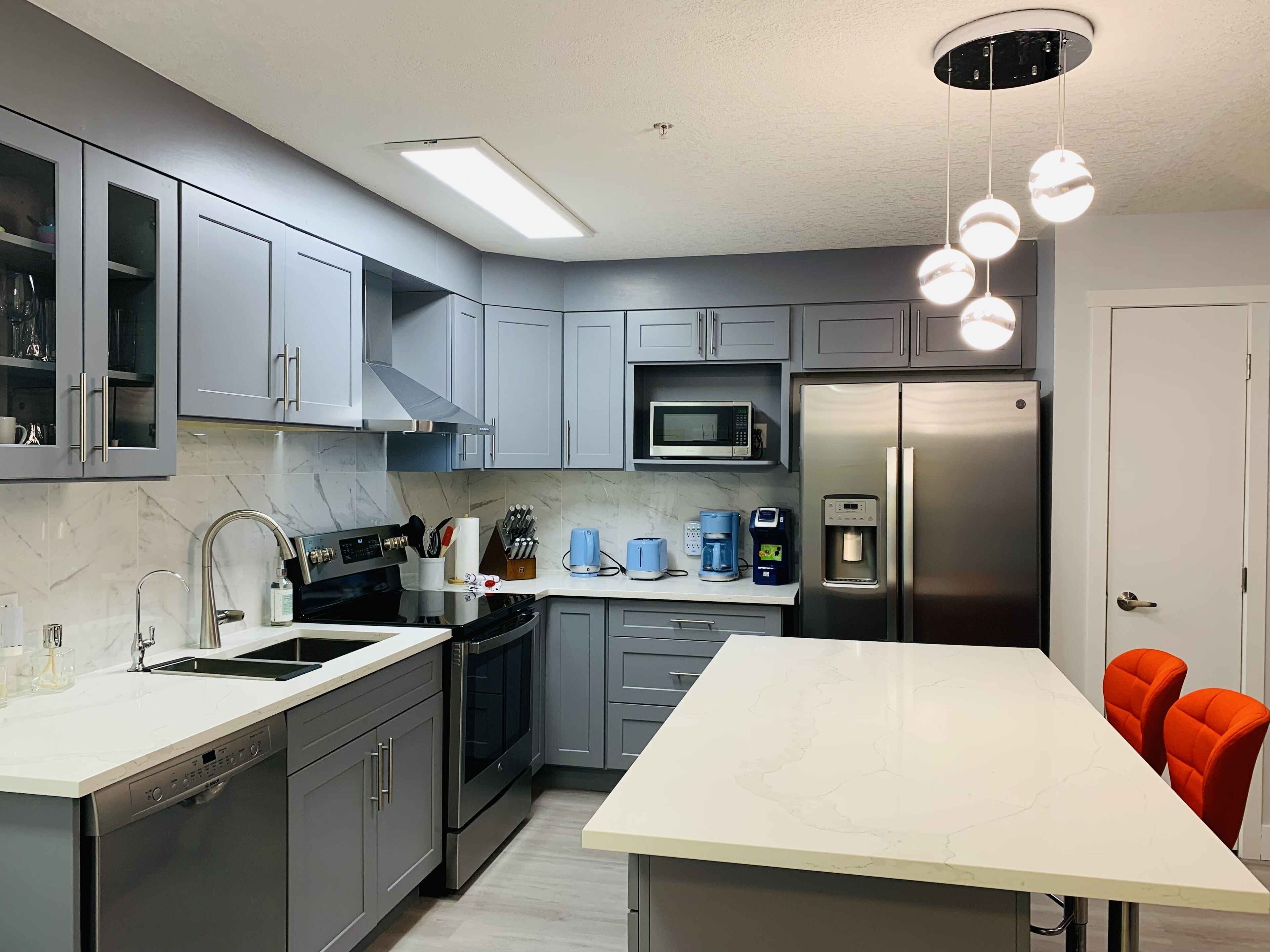 Apartemen Romantis | Dapur pribadi | Oven, mesin pencuci piring, mesin pembuat kopi/teh, dan ketel listrik