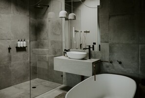 Villa Luxe, 1 chambre, piscine privée, vue montagne | Salle de bain