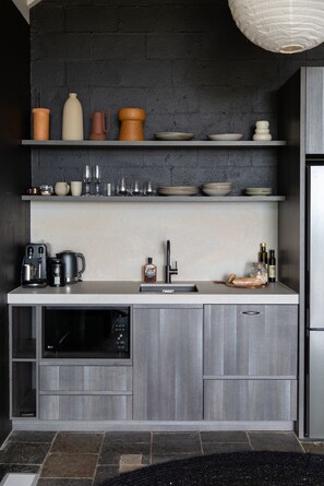 Villa de lujo, 1 habitación, para no fumadores, vista a la montaña | Cocina privada | Refrigerador, microondas, lavavajillas y cafetera de espresso
