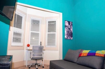 Comfy Oakland Apartment 15 min from San Francisco