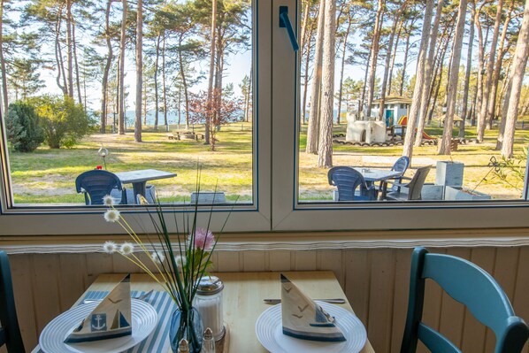 Dining - Vacation apartment 25 - Ferienanlage Zum Knirk (Lubmin (Seebad))