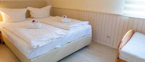 1 dormitorio, cuna de viaje, wifi y ropa de cama