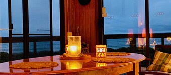 IdleWild - Secluded Absolute Beachfront Escape