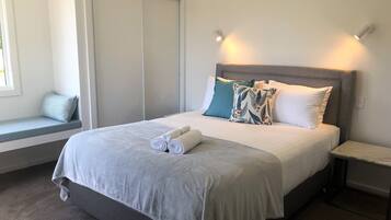 2 bedrooms, desk, iron/ironing board, travel cot