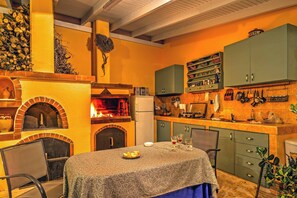 Apartment, 1 Bedroom, Smoking, Balcony | BBQ/picnic area
