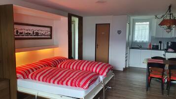 Studio, 1 Bedroom, Smoking, Balcony | 1 bedroom