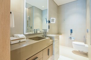 Bathroom - Address Jbr Luxury 2 Br 55th Floor Full Sea (Dubai)