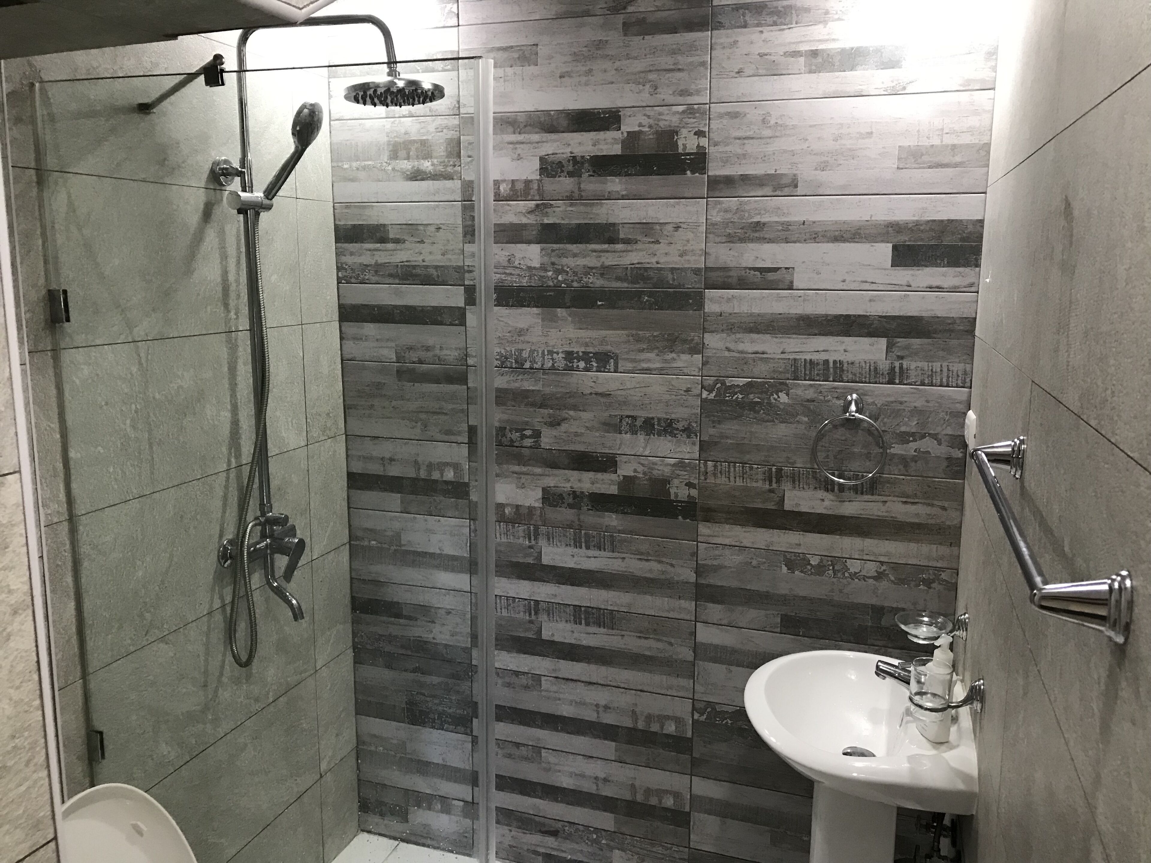 Condo, 3 Bedrooms, Smoking, Refrigerator | Bathroom