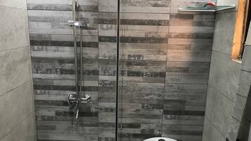 Condo, 3 phòng ngủ, hút thuốc, tủ lạnh | Phòng tắm
