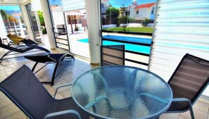 Villa, 3 Schlafzimmer, Raucher, eigener Pool | Unterkunftsgelände
