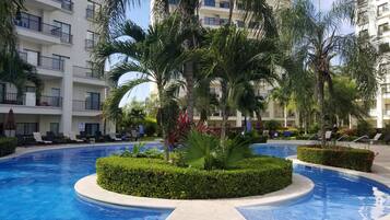 Condo, 3 Bedrooms, Accessible, Balcony | Pool | Outdoor pool