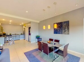 Condo, 3 chambres, accessible aux personnes à mobilité réduite, balcon | Intérieur