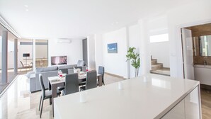 Villa - 3 sovrum - privat pool - utsikt mot trädgården | Restauranger