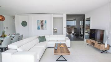 Villa, 3 habitaciones, alberca privada, vista al jardín | Sala de estar