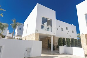 Villa, 4 Bedrooms, Private Pool, Garden View | Exterior