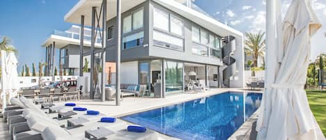 Villa, 4 Bedrooms, Private Pool, Garden View | Garden