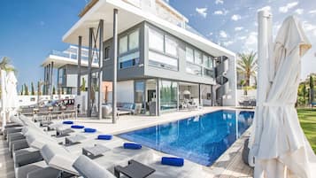 Villa, 4 Bedrooms, Private Pool, Garden View | Garden